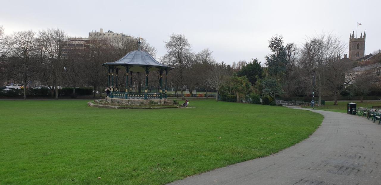Tivoli Bungalow ウェストン・スパー・メア エクステリア 写真